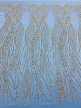 Ezüst Couture Csipke Baby Blue Tüllön Panellel, Gyöngyökkel, Gyöngyökkel és Flitterekkel